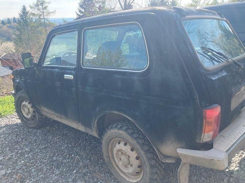 Second-hand Lada niva 82 CP (60 kW) 2006 SUV