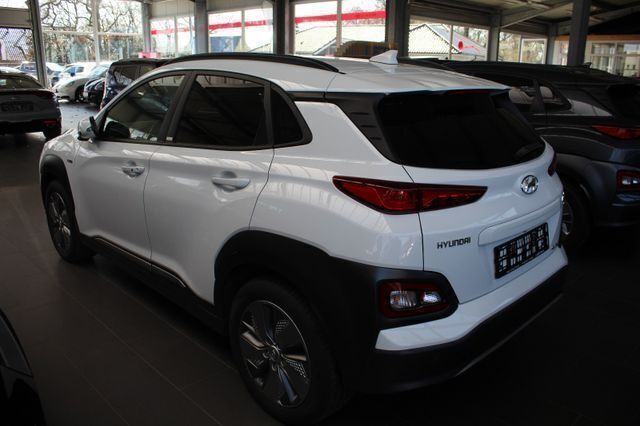 Gebraucht Hyundai Kona Style 150 kW (204 PS) 2020 Weiß SUV