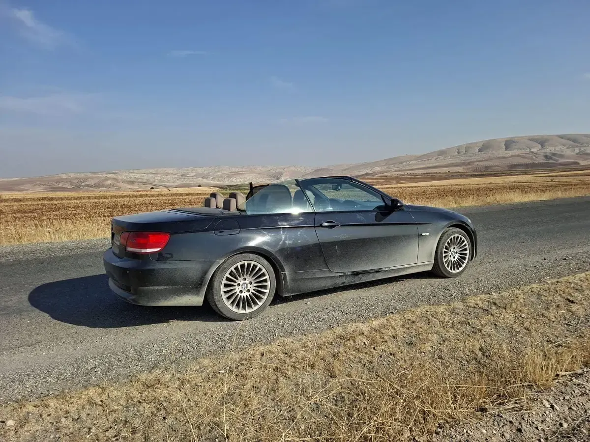 Gebraucht BMW 320 Cabriolet 170 PS (125 kW) 2007 Schwarz Cabrio
