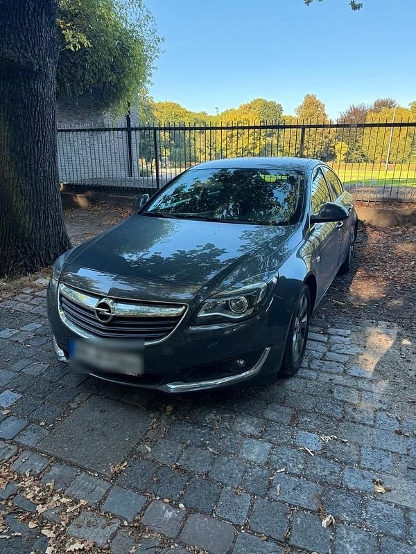 Grau Gebraucht 2016 Opel Insignia Limousine | 7.200 € (Fairer Preis) - Bild 1/4