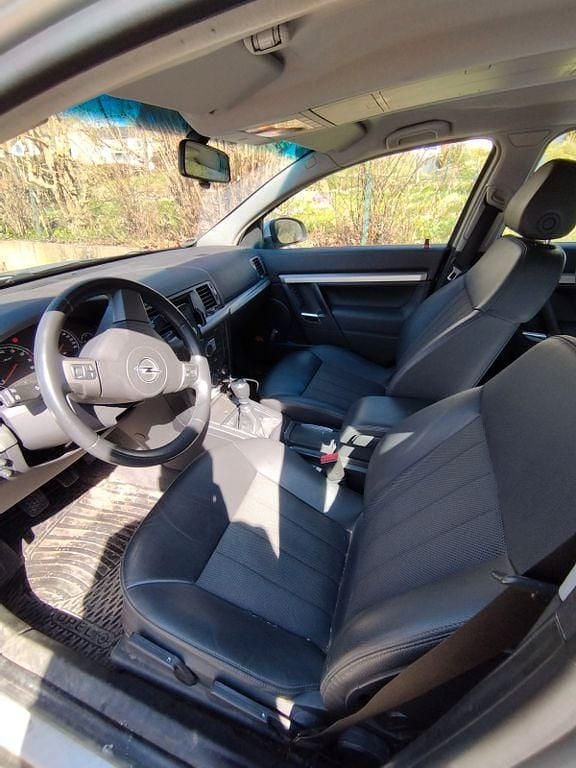 Gebraucht Opel Signum 140 PS (102 kW) 2008 Silber Kleinwagen