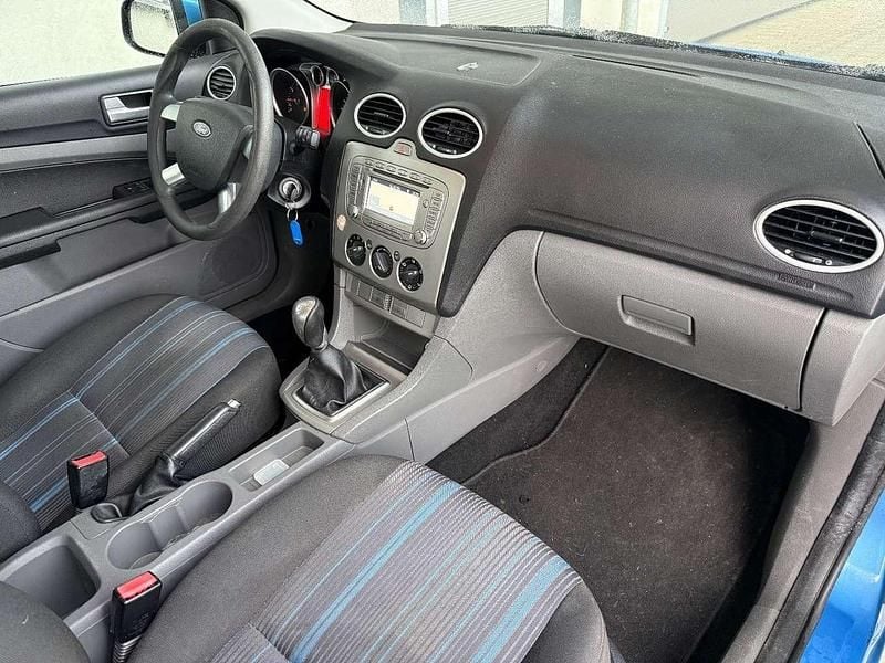 Gebraucht Ford Focus Style 145 PS (106 kW) 2009 Blau Kombi