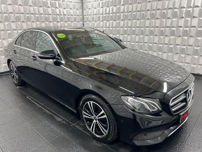 Gebraucht Mercedes E220 Avantgarde 194 PS (142 kW) 2020 Schwarz Limousine