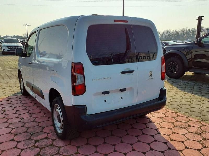Gebraucht Peugeot Partner Premium 102 PS (75 kW) 2023 Weiß Van / Kleinbus