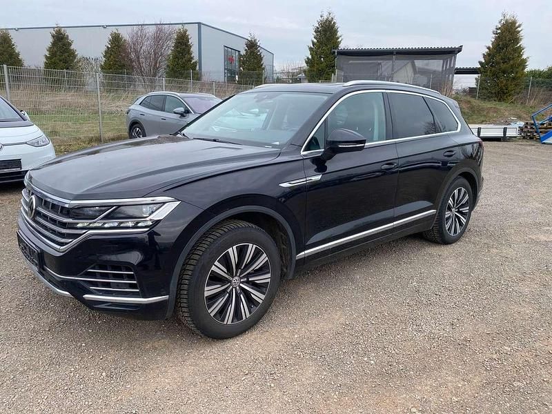 Gebraucht VW Touareg Elegance 286 PS (210 kW) 2018 Deep black perleffekt SUV