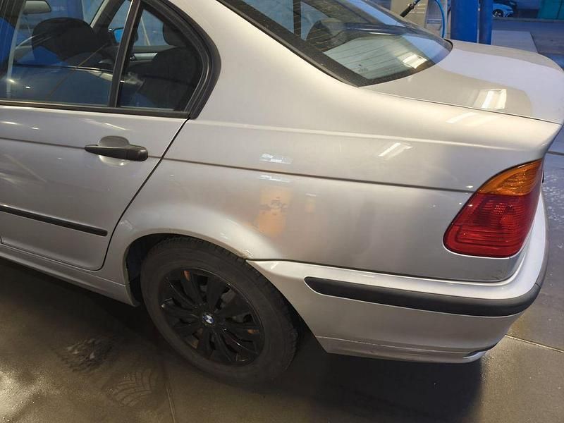 Gebraucht BMW 316 105 PS (77 kW) 1999 Silber Limousine