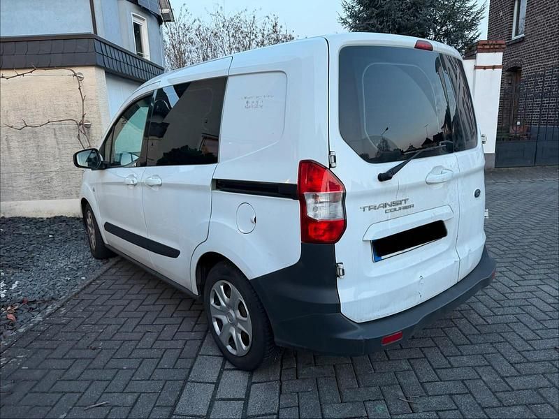 Gebraucht Ford Transit 101 PS (74 kW) 2019 Weiß Van / Kleinbus