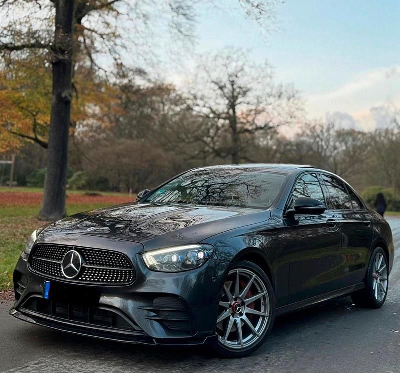Gebraucht Mercedes E220 AMG 200 PS (147 kW) 2020 Schwarz Limousine