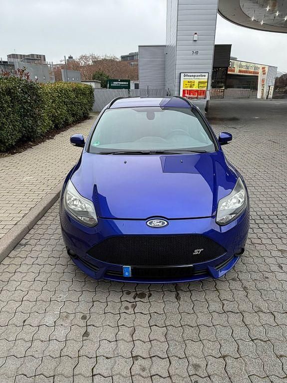 Gebraucht Ford Focus Sport 250 PS (183 kW) 2012 Blau Limousine