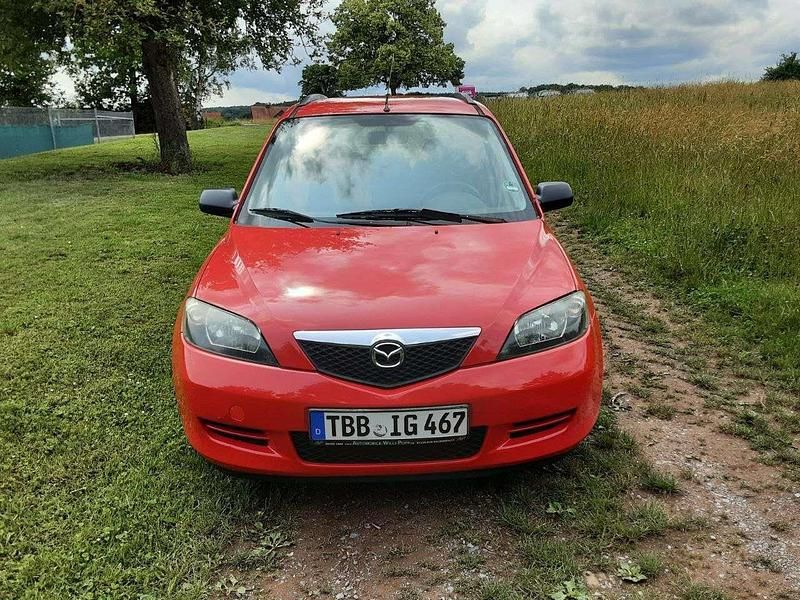 Rot Gebraucht 2003 Mazda 2 Comfort Limousine | 1.400 € (Fairer Preis) - Bild 1/4