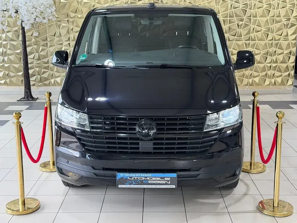 Gebraucht VW Multivan 150 PS (110 kW) 2021 Schwarz Van / Kleinbus