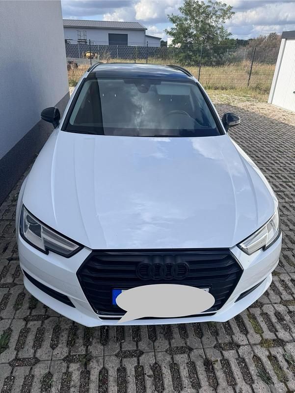 Weiß Gebraucht 2017 Audi A4 S-Line Kombi | 13.999 € (Guter Preis) - Bild 1/4