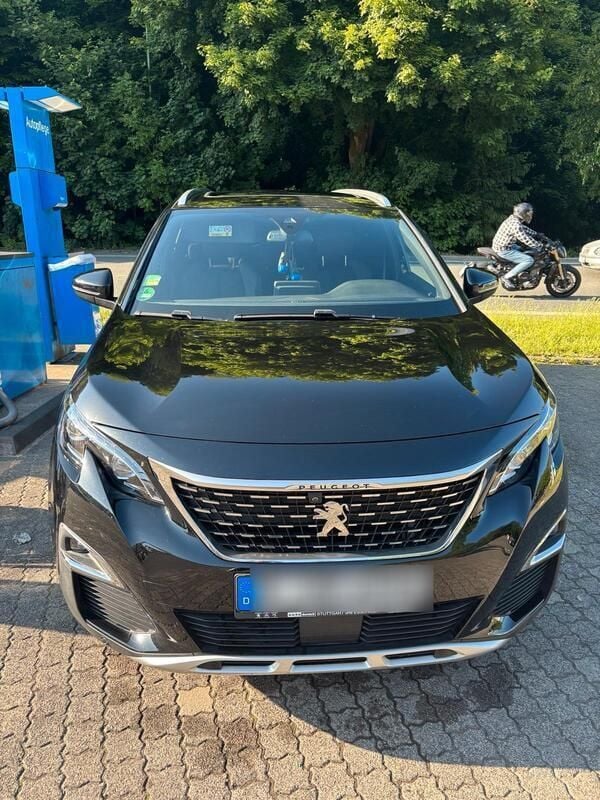 Schwarz Gebraucht 2017 Peugeot 5008 GT Van / Kleinbus | 21.499 € - Bild 1/4