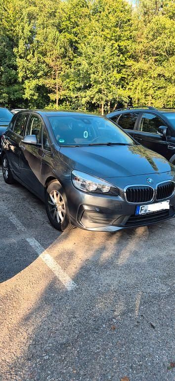 Gebraucht BMW 218 Active Tourer 140 PS (102 kW) 2019 Grau Van / Kleinbus