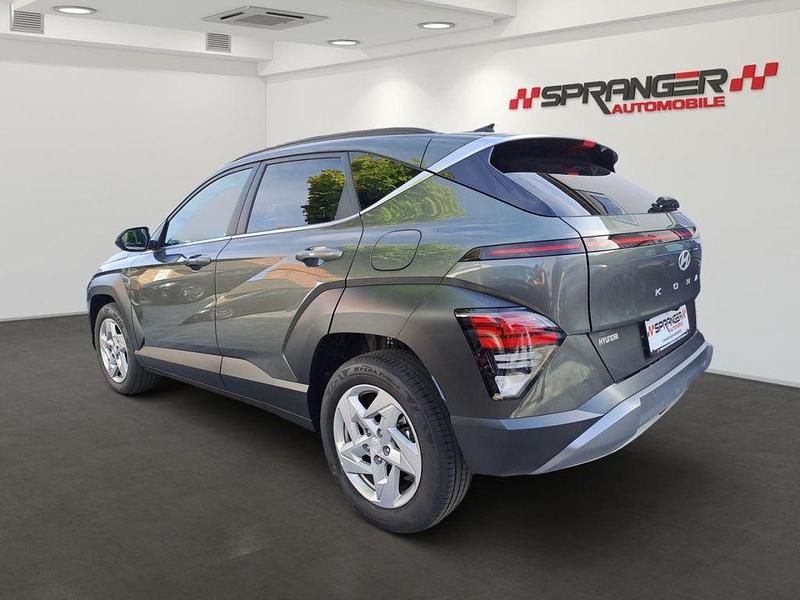 Neu Hyundai Kona Select 139 PS (102 kW) 2025 Grau SUV