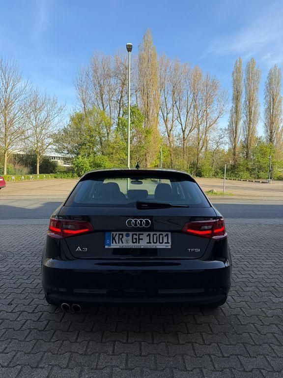 Gebraucht Audi A3 Ambiente 140 PS (102 kW) 2014 Schwarz Limousine