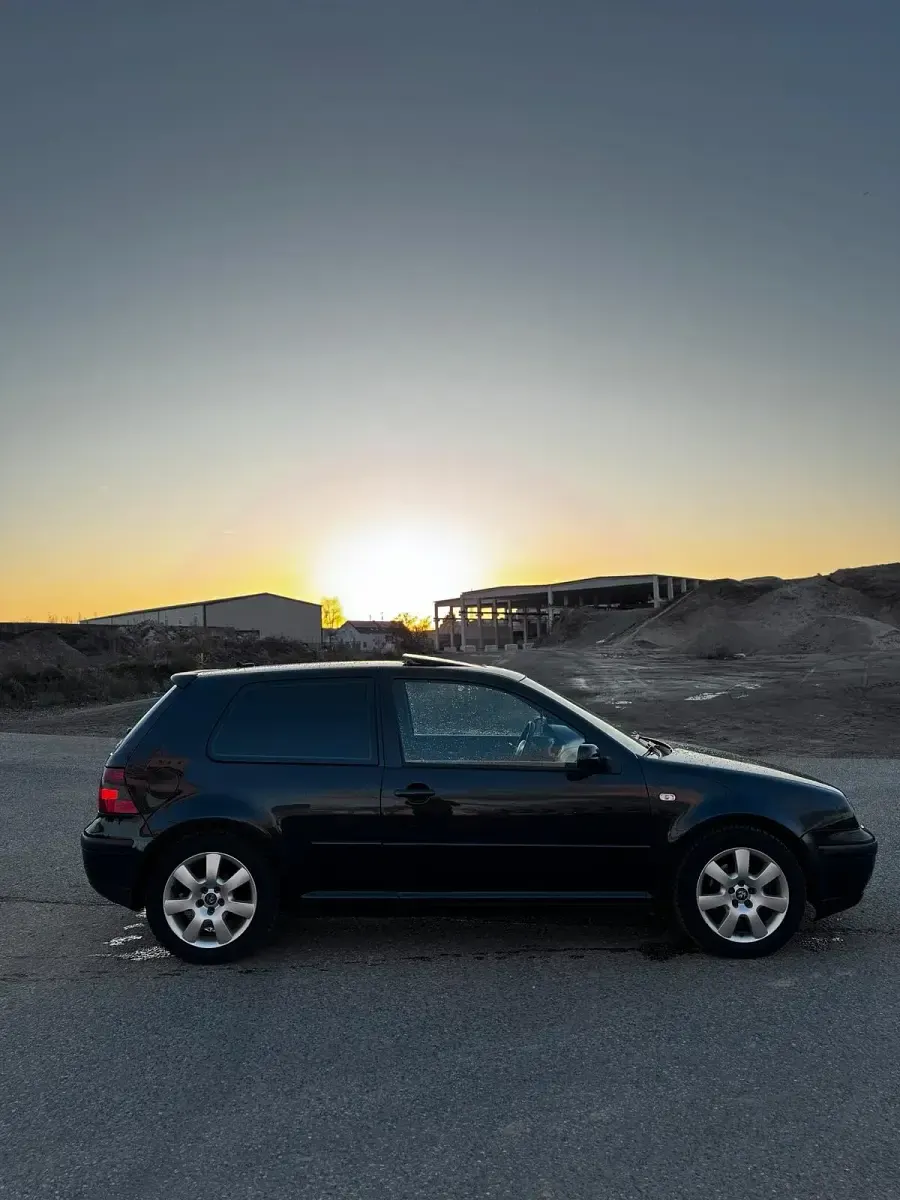 Gebraucht VW Golf GTI 131 PS (96 kW) 2002 Schwarz Coupé