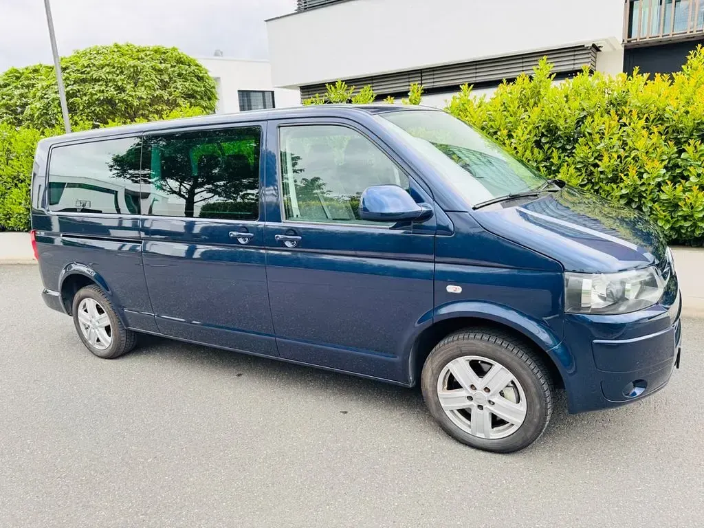 Gebraucht VW Caravelle 140 PS (102 kW) 2013 Blau Van