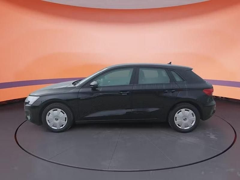 Usado Audi A3 Basis 110 HP (80 kW) 2022 Preto Sedan