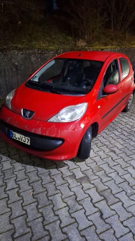 Rot Gebraucht 2006 Peugeot 107 Filou Kleinwagen | 2.200 € (Fairer Preis) - Bild 1/3