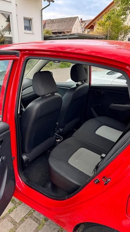 Gebraucht Hyundai i10 67 PS (49 kW) 2010 Rot Kleinwagen