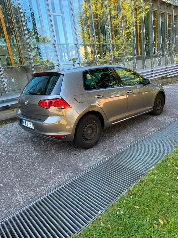 Gebraucht VW Golf VII 86 PS (63 kW) 2013 Grau Limousine