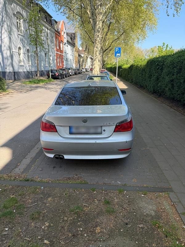 Second-hand BMW 525 218 CP (160 kW) 2005 Argintiu Berlinǎ