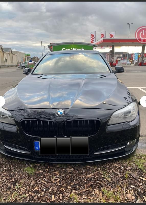Schwarz Gebraucht 2011 BMW 520 Limousine | 8.900 € (Superpreis) - Bild 1/3