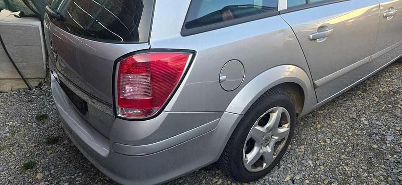 Gebraucht Opel Astra 110 PS (80 kW) 2008 Silber Kombi