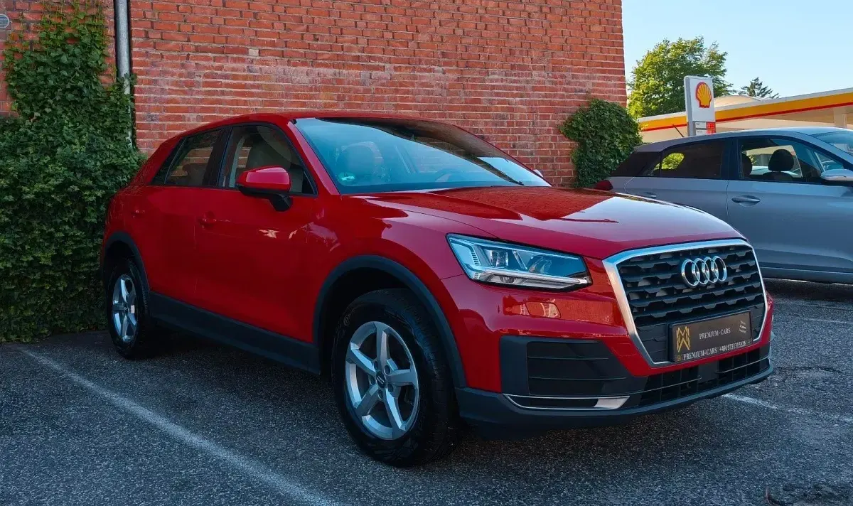 Gebraucht Audi Q2 Basis 116 PS (85 kW) 2017 Rot SUV