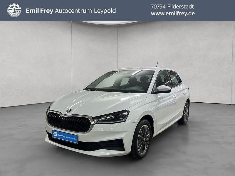 Moonweiß perleffekt Gebraucht 2022 Skoda Fabia Tour Limousine | 16.890 € (Fairer Preis) - Bild 1/4