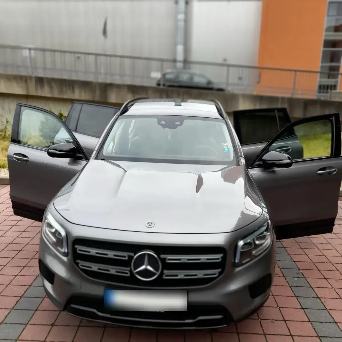 Gebraucht Mercedes GLB200 150 PS (110 kW) 2020 Grau SUV
