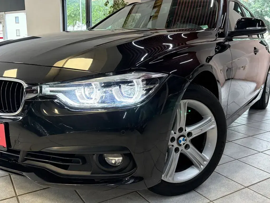 Gebraucht BMW 330 Advantage 252 PS (185 kW) 2018 Schwarz Kombi