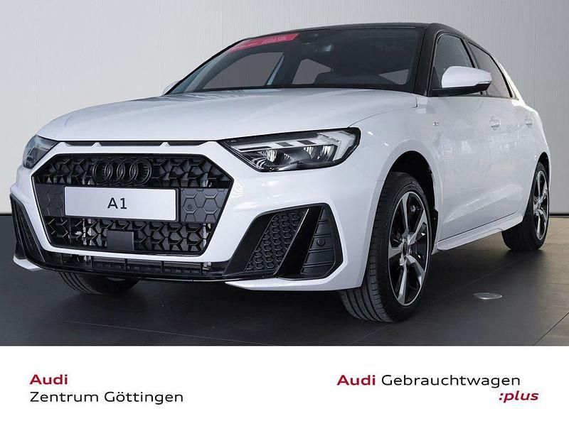 Gletscherweiß metallic/myth... Gebraucht 2025 Audi A1 Sportback S-Line Kleinwagen | 28.490 € (Fairer Preis) - Bild 1/4