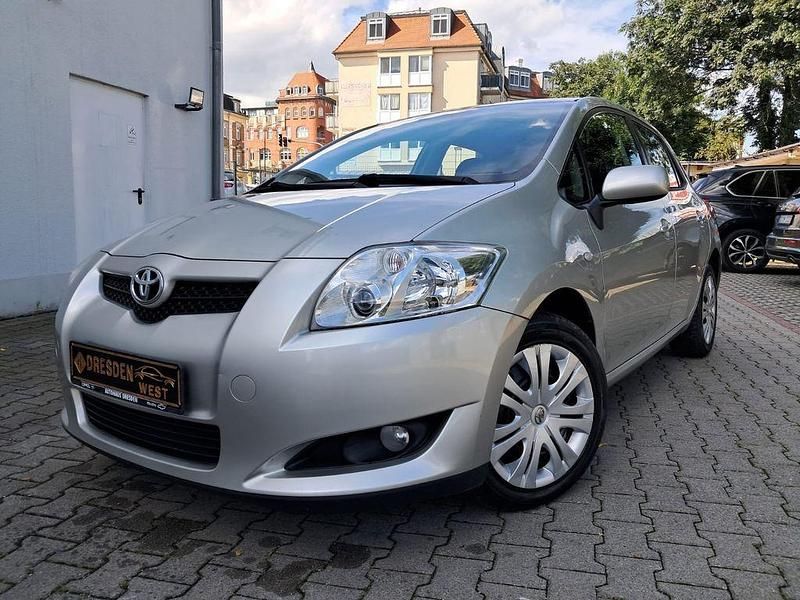 Silber Gebraucht 2008 Toyota Auris Sol Limousine | 4.299 € (Fairer Preis) - Bild 1/4