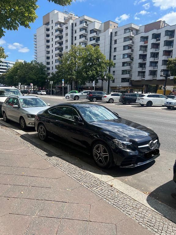Schwarz Gebraucht 2023 Mercedes C300 AMG line Coupé | 44.500 € (Guter Preis) - Bild 1/3