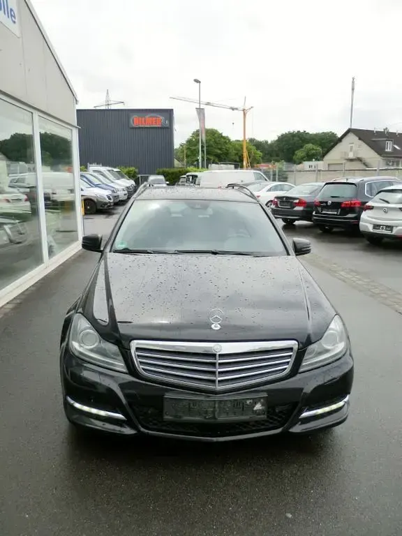 Gebraucht Mercedes C220 170 PS (125 kW) 2013 Schwarz Kombi