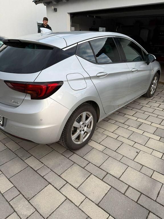 Gebraucht Opel Astra Dynamic 150 PS (110 kW) 2017 Silber Limousine