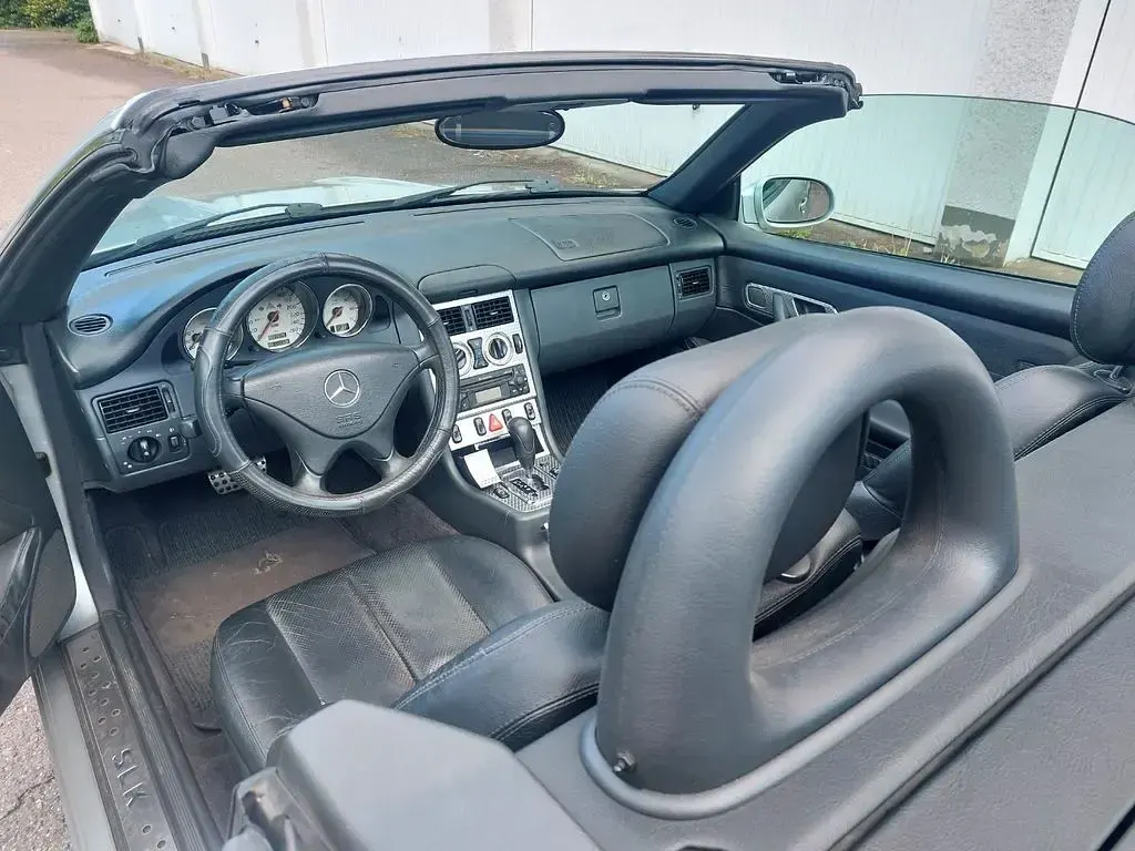 Gebraucht Mercedes SLK230 197 PS (144 kW) 2000 Silber Cabrio