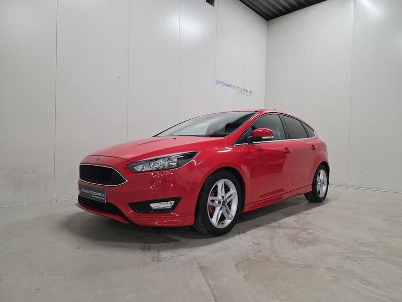 Gebraucht Ford Focus 125 PS (91 kW) 2017 Rot Limousine