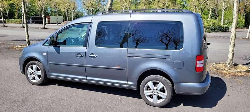 Second-hand VW Caddy 102 CP (75 kW) 2011 Gri Monovolum