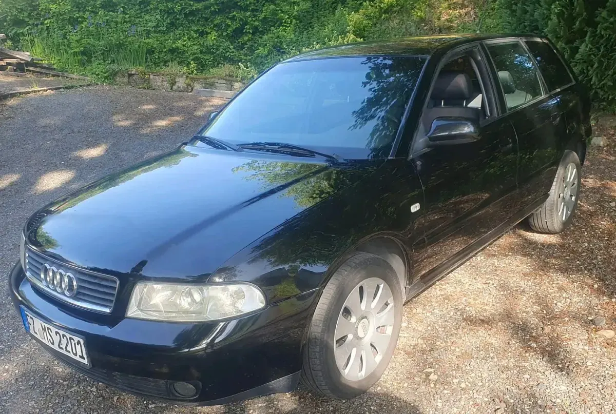 Gebraucht Audi A4 115 PS (84 kW) 2000 Schwarz Kombi