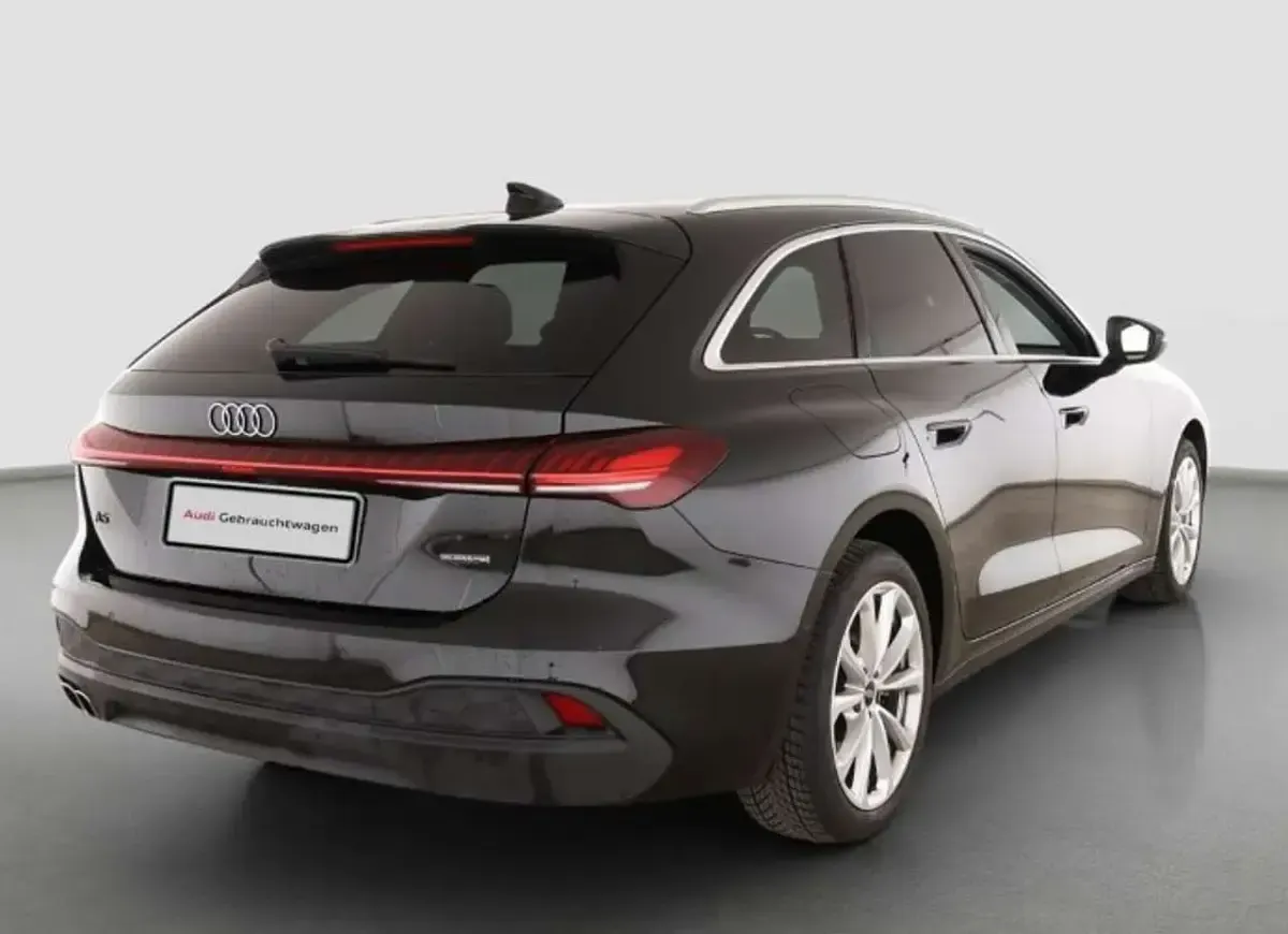 Gebraucht Audi A5 Sport 204 PS (150 kW) 2025 Mythosschwarz metallic Kombi