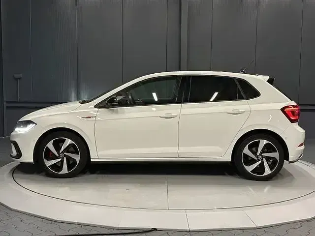 Gebraucht VW Polo Design 207 PS (152 kW) 2022 Weiß (pure white) Kleinwagen