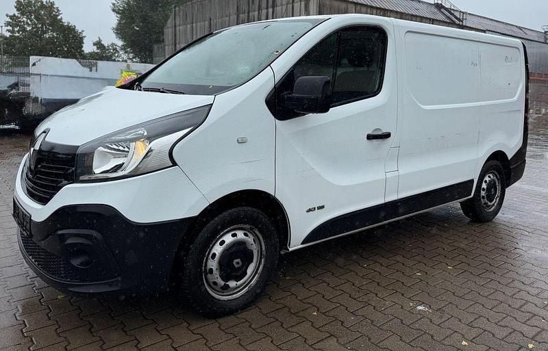Gebraucht Renault Trafic Komfort 116 PS (85 kW) 2015 Weiß Van / Kleinbus