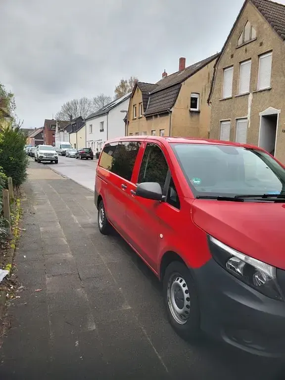 Gebraucht Mercedes Vito 114 PS (83 kW) 2016 Rot Van