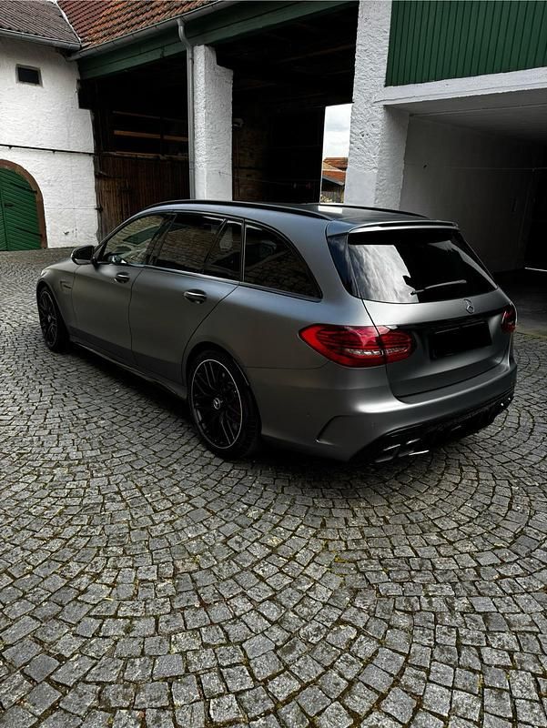 Grau Gebraucht 2019 Mercedes C63S AMG AMG Kombi | 51.999 € (Fairer Preis) - Bild 1/4