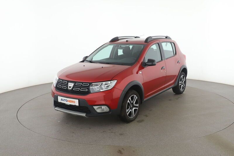 Rot Gebraucht 2018 Dacia Sandero Celebration Kleinwagen | 12.680 € (Teuer) - Bild 1/4