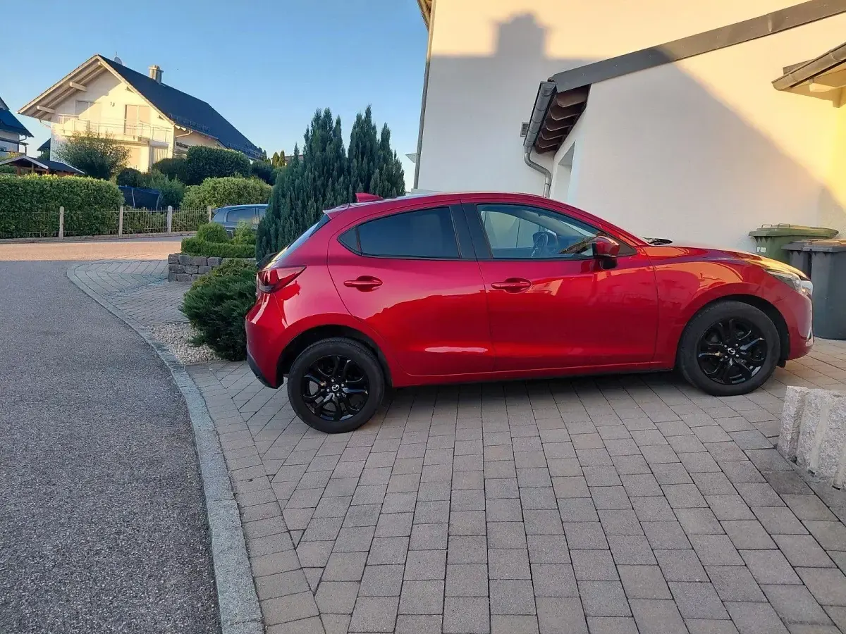Gebraucht Mazda 2 Kizoku 90 PS (66 kW) 2019 Rot Kleinwagen