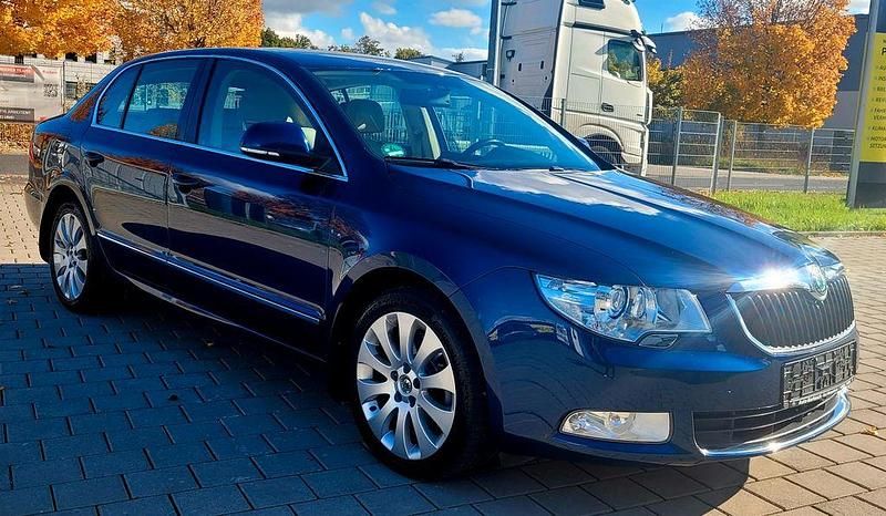 Gebraucht Skoda Superb Elegance 170 PS (125 kW) 2010 Modra storm/storm blau Limousine